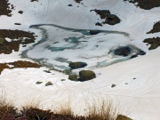 67 Laghetto di Pietra Quadra (2100 m.) in lento disgelo